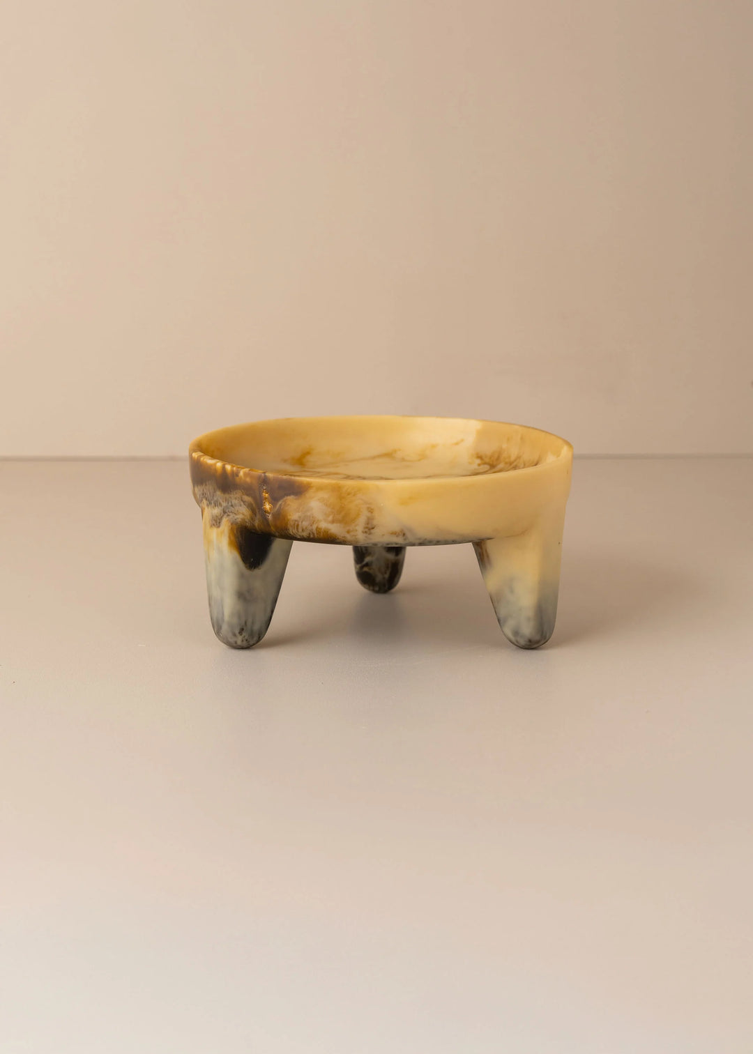 Flow Resin Structured Fruit Bowl | Iced Coffee