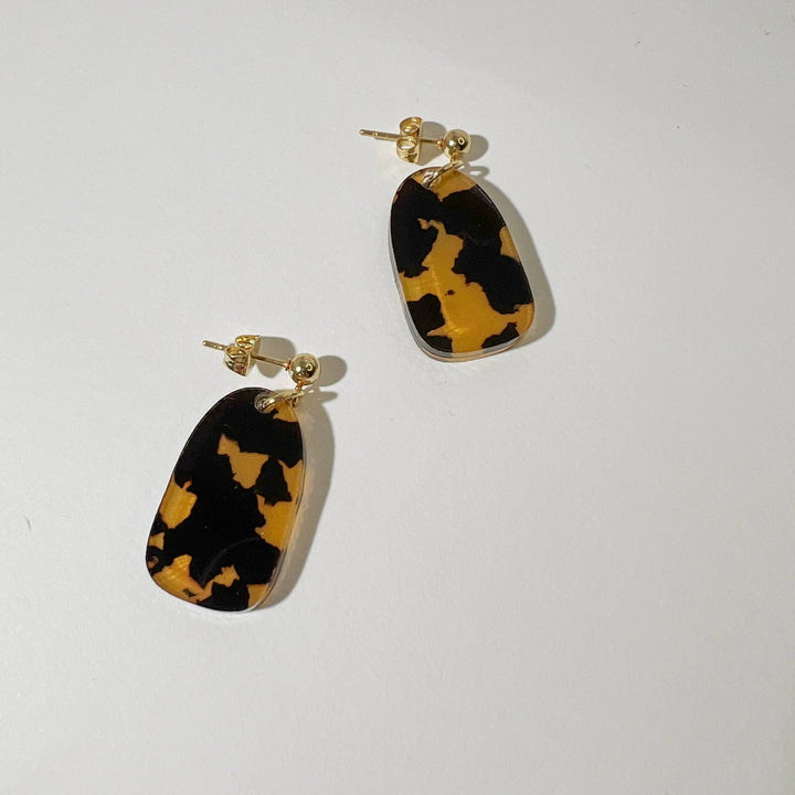 Clio Minimalist Earrings - Tortoise Shell