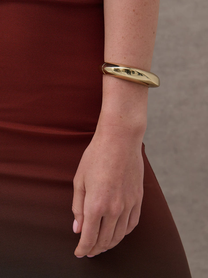 Metal Open Cuff Bangle in Gold