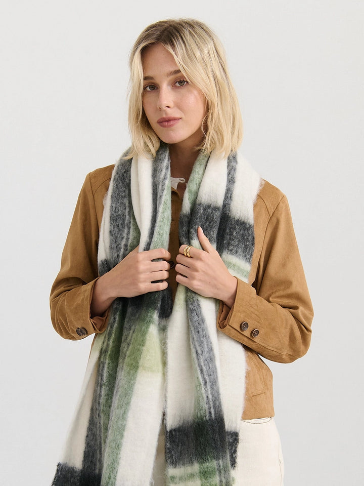 Moss Checkered Fluffy Scarf