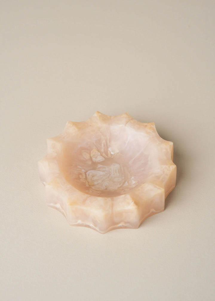 Flow Resin Sun Dish | Shell