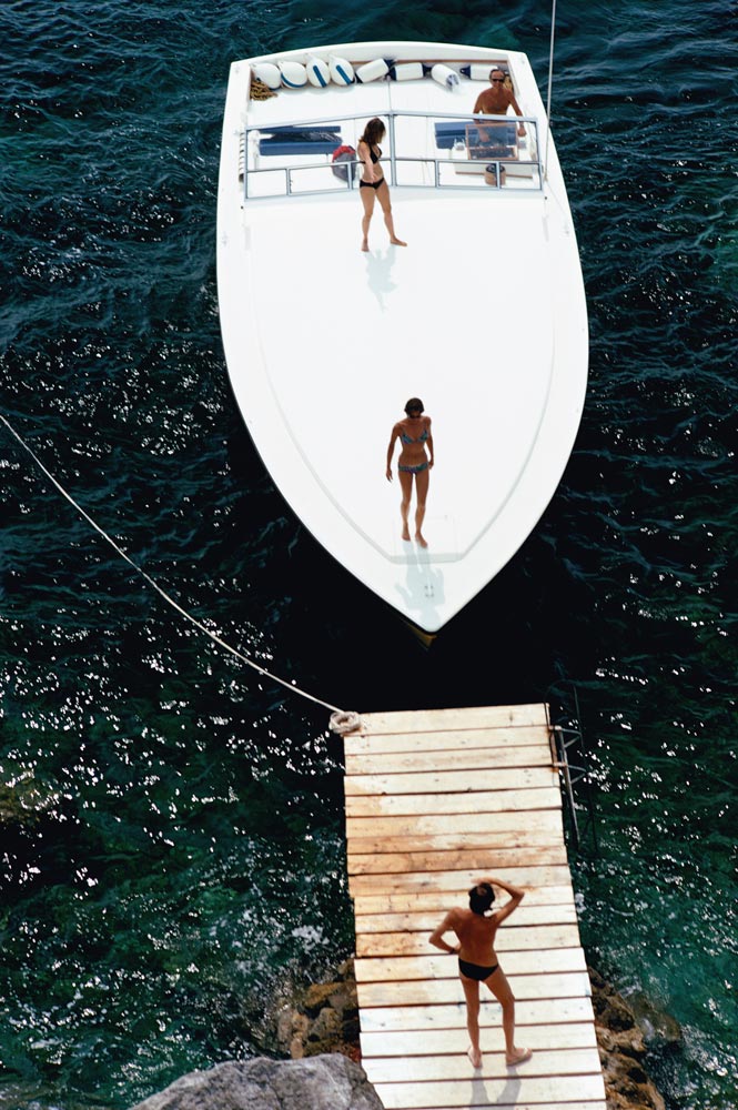 Speedboat Landing- Slim Aarons by FinePrint Co